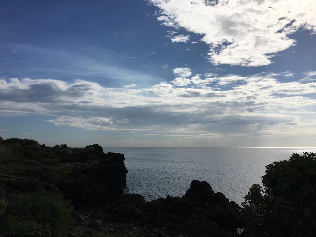 Terrazza Pavone Daire Aci Castello Dış mekan fotoğraf