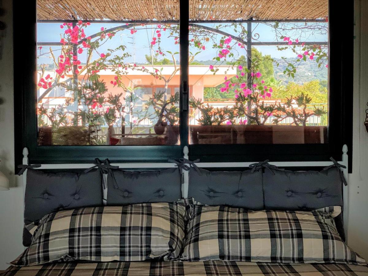 Terrazza Pavone Daire Aci Castello Dış mekan fotoğraf